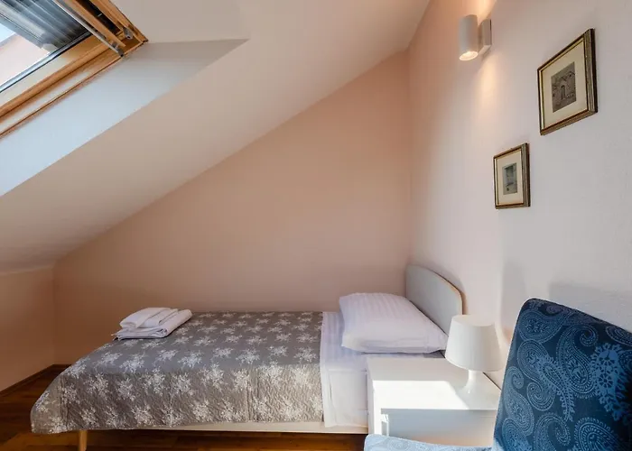 Traper With Sea View And Private Pool Апартаменты Marusici (Split-Dalmatia)