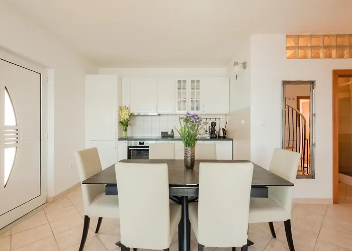 Traper With Sea View And Private Pool