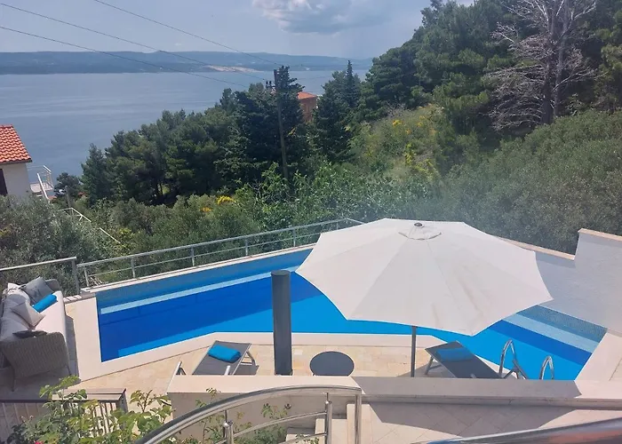 Traper With Sea View And Private Pool Апартаменты *
