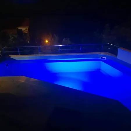Traper With Sea View And Private Pool Apartman Marusici