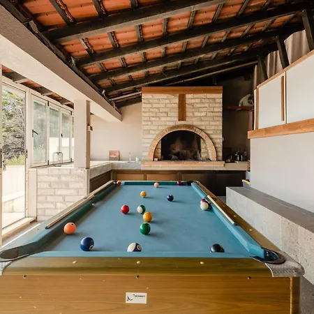 Traper With Sea View And Private Pool Marusici