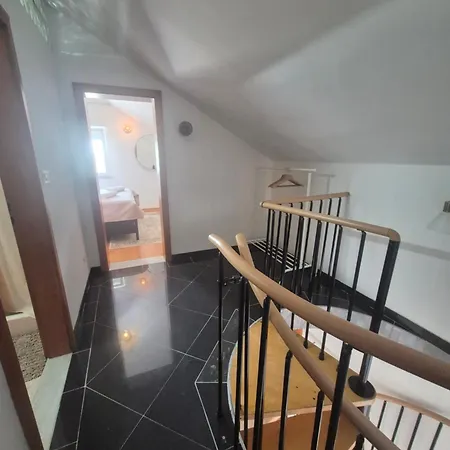 Apartman Traper With Sea View And Private Pool