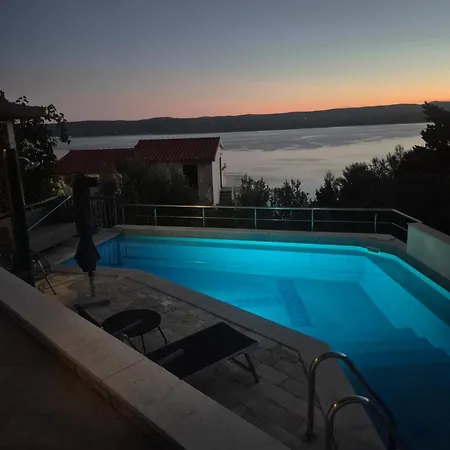 Traper With Sea View And Private Pool *